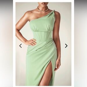 Alieva HARPER CORSET SATIN MIDI DRESS (SAGE GREEN)